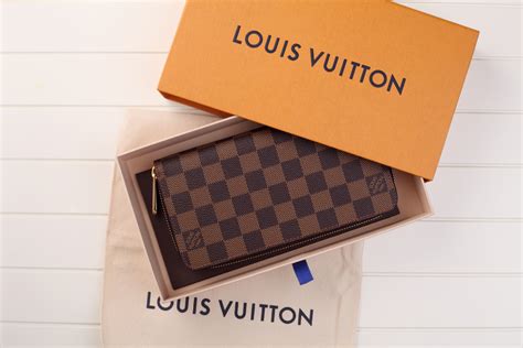 portafoglio louis vuitton uomo riconoscere l'originale|portafoglio lv uomo.